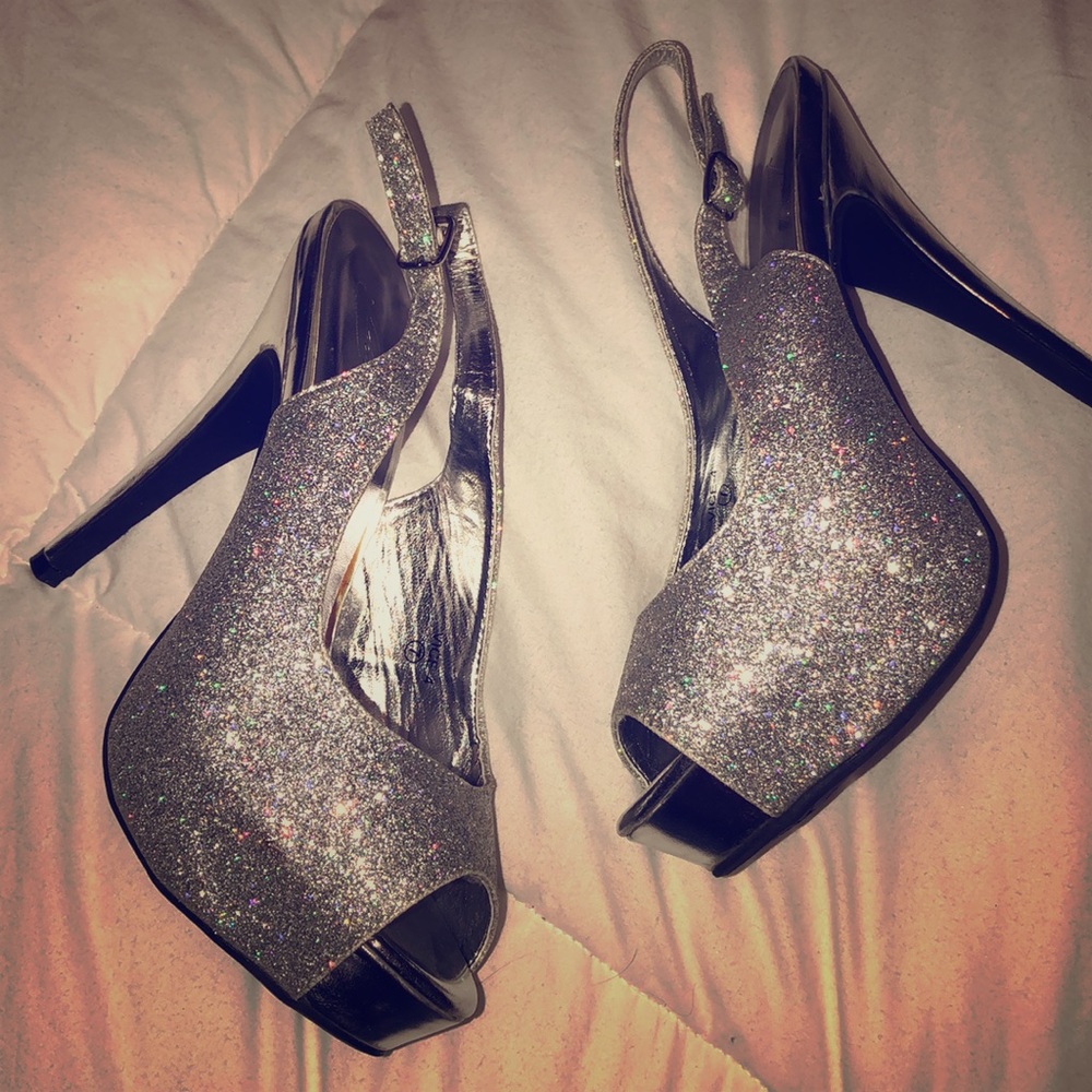 NEVER WORN diamond heels
